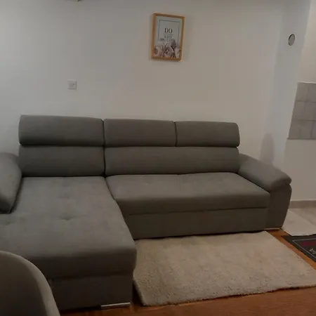 Apartment Kleine Wohnung, Donaunaehe *
