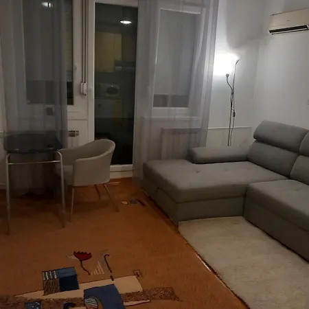 Kleine Wohnung, Donaunaehe * Belgrade